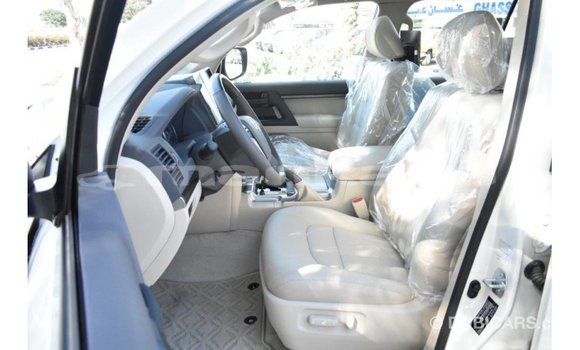 Buy Import Toyota Land Cruiser White Car in Import - Dubai in Abhasia Buy Import Toyota Land Cruiser White Car in Import - Dubai in Abhasia