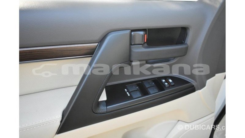 Big with watermark toyota land cruiser abhasia import dubai 2105