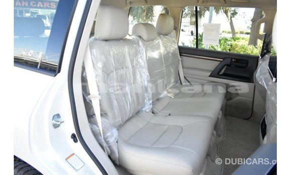 Buy Import Toyota Land Cruiser White Car in Import - Dubai in Abhasia Buy Import Toyota Land Cruiser White Car in Import - Dubai in Abhasia
