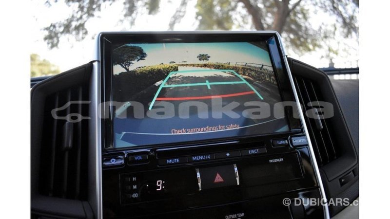 Big with watermark toyota land cruiser abhasia import dubai 2105