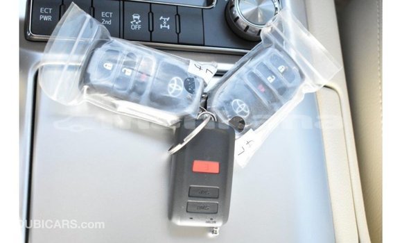 Buy Import Toyota Land Cruiser White Car in Import - Dubai in Abhasia Buy Import Toyota Land Cruiser White Car in Import - Dubai in Abhasia
