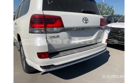 Buy Import Toyota Land Cruiser White Car in Import - Dubai in Abhasia Buy Import Toyota Land Cruiser White Car in Import - Dubai in Abhasia