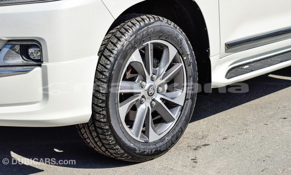 Buy Import Toyota Land Cruiser White Car in Import - Dubai in Abhasia Buy Import Toyota Land Cruiser White Car in Import - Dubai in Abhasia