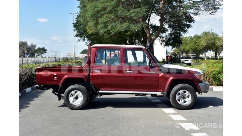 Big with watermark toyota land cruiser abhasia import dubai 2120