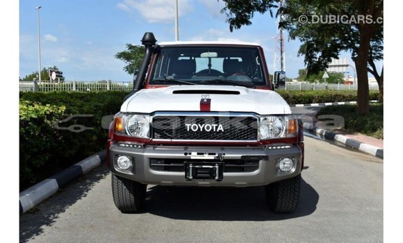 Buy Import Toyota Land Cruiser Red Car in Import - Dubai in Abhasia Buy Import Toyota Land Cruiser Red Car in Import - Dubai in Abhasia