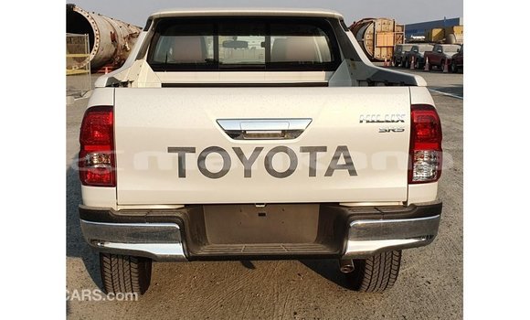 Buy Import Toyota Hilux White Car in Import - Dubai in Abhasia Buy Import Toyota Hilux White Car in Import - Dubai in Abhasia
