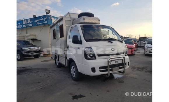 Buy Import Kia Carens White Car in Import - Dubai in Abhasia Buy Import Kia Carens White Car in Import - Dubai in Abhasia