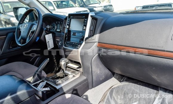 Buy Import Toyota Land Cruiser White Car in Import - Dubai in Abhasia Buy Import Toyota Land Cruiser White Car in Import - Dubai in Abhasia