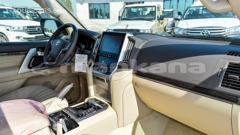Big with watermark toyota land cruiser abhasia import dubai 2135