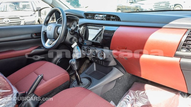 Big with watermark toyota hilux abhasia import dubai 2137