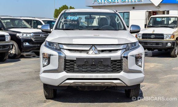 Buy Import Mitsubishi L200 White Car in Import - Dubai in Abhasia Buy Import Mitsubishi L200 White Car in Import - Dubai in Abhasia
