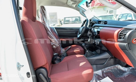 Buy Import Toyota Hilux White Car in Import - Dubai in Abhasia Buy Import Toyota Hilux White Car in Import - Dubai in Abhasia