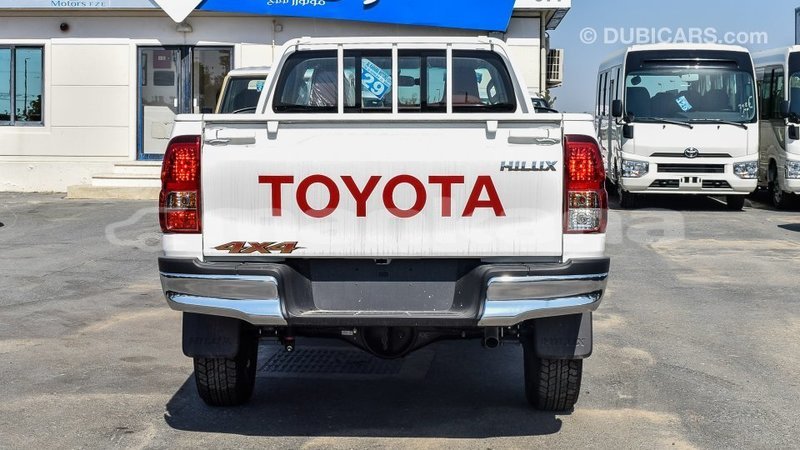Big with watermark toyota hilux abhasia import dubai 2146