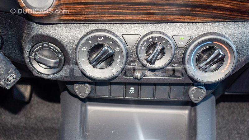 Big with watermark toyota hilux abhasia import dubai 2147