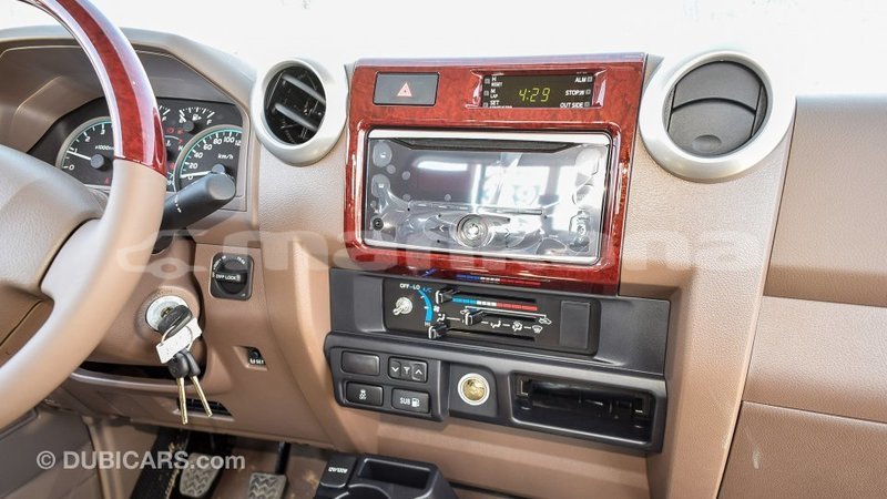 Big with watermark toyota land cruiser abhasia import dubai 2148