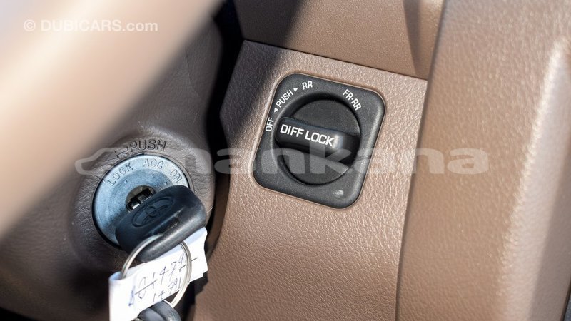 Big with watermark toyota land cruiser abhasia import dubai 2148