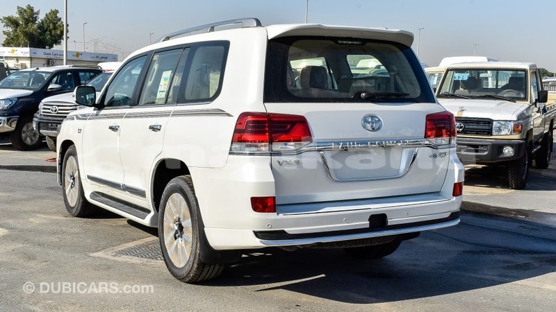 Big with watermark toyota land cruiser abhasia import dubai 2149