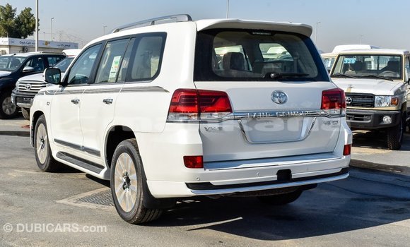 Buy Import Toyota Land Cruiser White Car in Import - Dubai in Abhasia Buy Import Toyota Land Cruiser White Car in Import - Dubai in Abhasia