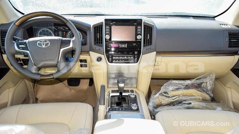 Big with watermark toyota land cruiser abhasia import dubai 2150
