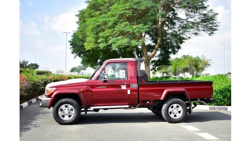 Big with watermark toyota land cruiser abhasia import dubai 2174