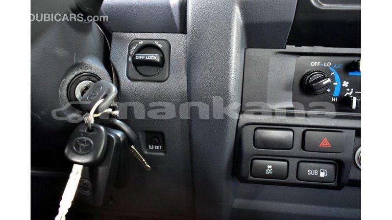 Big with watermark toyota land cruiser abhasia import dubai 2174