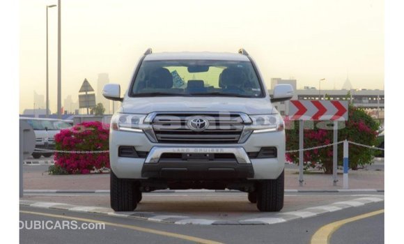 Buy Import Toyota Land Cruiser White Car in Import - Dubai in Abhasia Buy Import Toyota Land Cruiser White Car in Import - Dubai in Abhasia