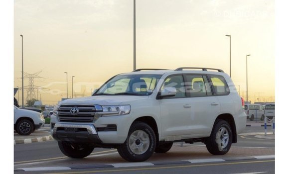 Buy Import Toyota Land Cruiser White Car in Import - Dubai in Abhasia Buy Import Toyota Land Cruiser White Car in Import - Dubai in Abhasia