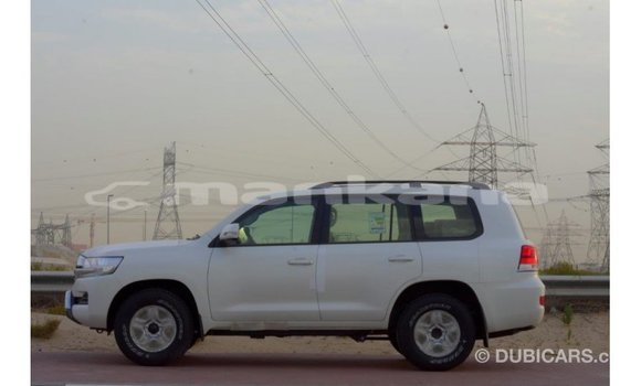 Buy Import Toyota Land Cruiser White Car in Import - Dubai in Abhasia Buy Import Toyota Land Cruiser White Car in Import - Dubai in Abhasia