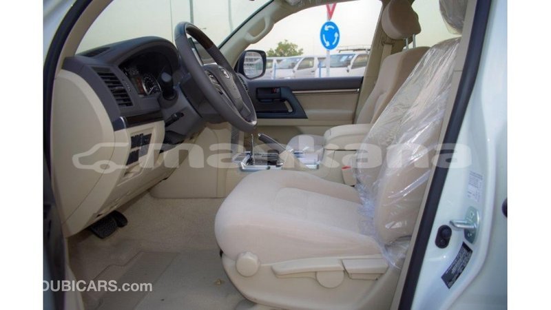 Big with watermark toyota land cruiser abhasia import dubai 2188