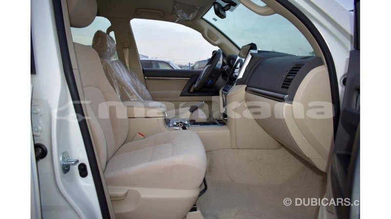 Big with watermark toyota land cruiser abhasia import dubai 2188