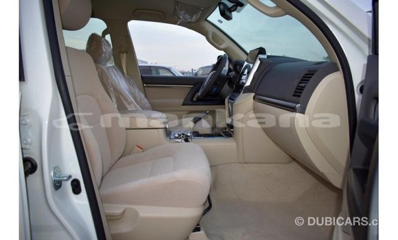Buy Import Toyota Land Cruiser White Car in Import - Dubai in Abhasia Buy Import Toyota Land Cruiser White Car in Import - Dubai in Abhasia