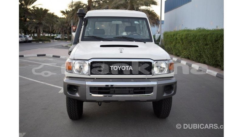 Big with watermark toyota land cruiser abhasia import dubai 2189