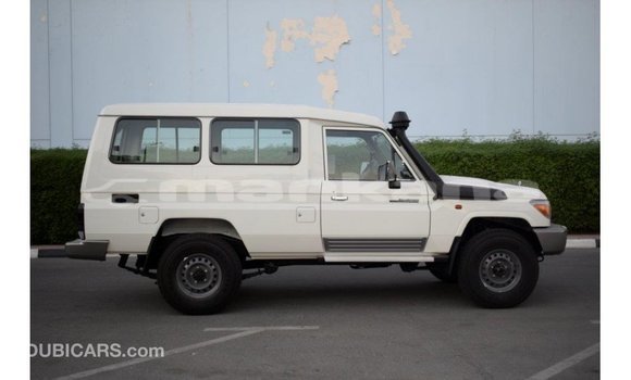 Buy Import Toyota Land Cruiser White Car in Import - Dubai in Abhasia Buy Import Toyota Land Cruiser White Car in Import - Dubai in Abhasia