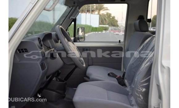 Buy Import Toyota Land Cruiser White Car in Import - Dubai in Abhasia Buy Import Toyota Land Cruiser White Car in Import - Dubai in Abhasia