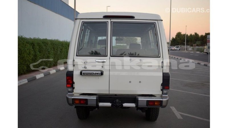 Big with watermark toyota land cruiser abhasia import dubai 2189