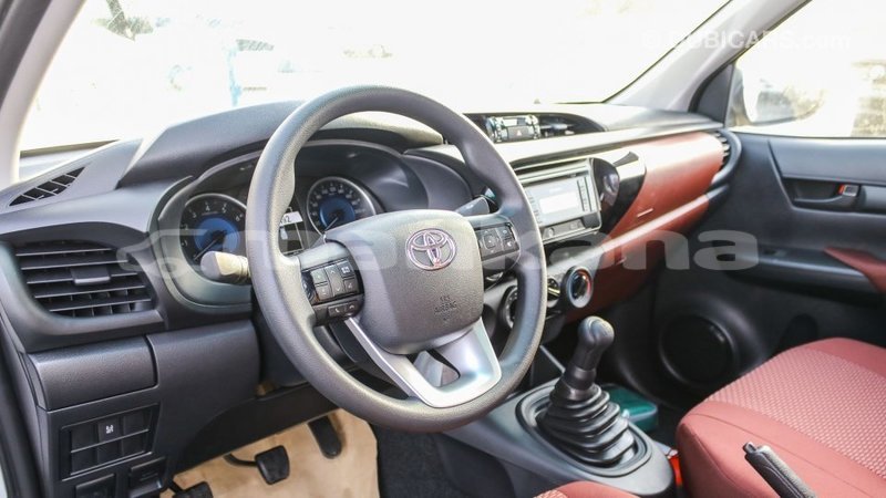 Big with watermark toyota hilux abhasia import dubai 2194