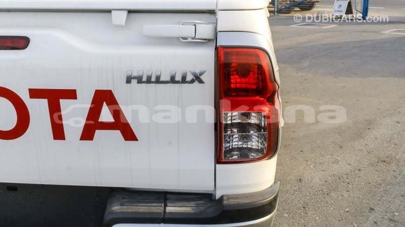 Big with watermark toyota hilux abhasia import dubai 2194