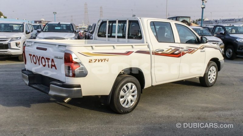 Big with watermark toyota hilux abhasia import dubai 2194