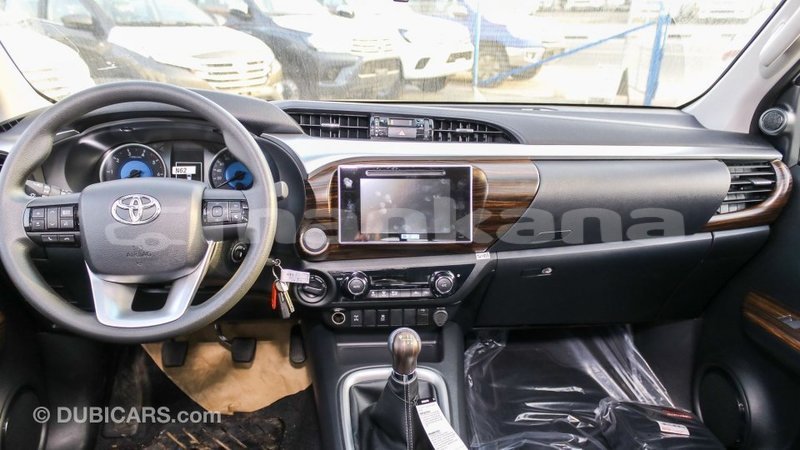 Big with watermark toyota hilux abhasia import dubai 2195