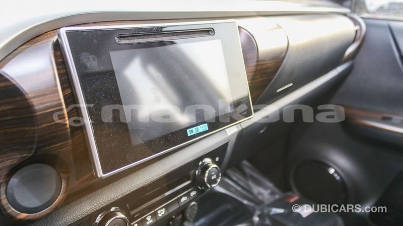 Big with watermark toyota hilux abhasia import dubai 2195