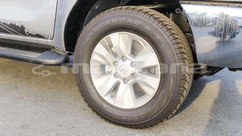 Big with watermark toyota hilux abhasia import dubai 2195