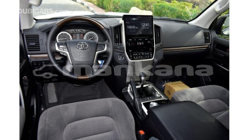 Big with watermark toyota land cruiser abhasia import dubai 2198