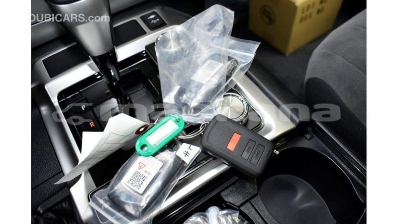 Big with watermark toyota land cruiser abhasia import dubai 2198