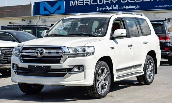 Buy Import Toyota Land Cruiser White Car in Import - Dubai in Abhasia Buy Import Toyota Land Cruiser White Car in Import - Dubai in Abhasia