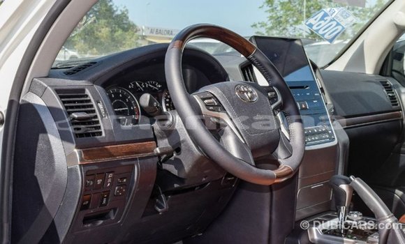 Buy Import Toyota Land Cruiser White Car in Import - Dubai in Abhasia Buy Import Toyota Land Cruiser White Car in Import - Dubai in Abhasia