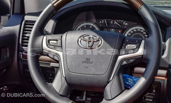 Buy Import Toyota Land Cruiser White Car in Import - Dubai in Abhasia Buy Import Toyota Land Cruiser White Car in Import - Dubai in Abhasia