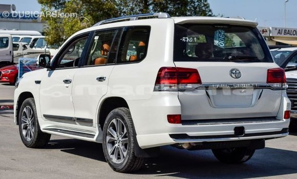 Buy Import Toyota Land Cruiser White Car in Import - Dubai in Abhasia Buy Import Toyota Land Cruiser White Car in Import - Dubai in Abhasia