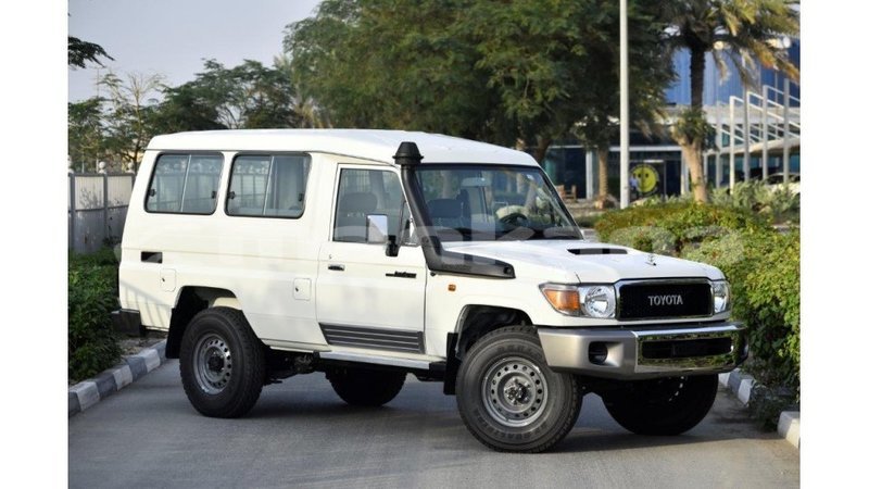 Big with watermark toyota land cruiser abhasia import dubai 2205