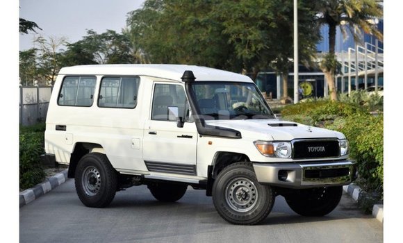 Buy Import Toyota Land Cruiser White Car in Import - Dubai in Abhasia Buy Import Toyota Land Cruiser White Car in Import - Dubai in Abhasia