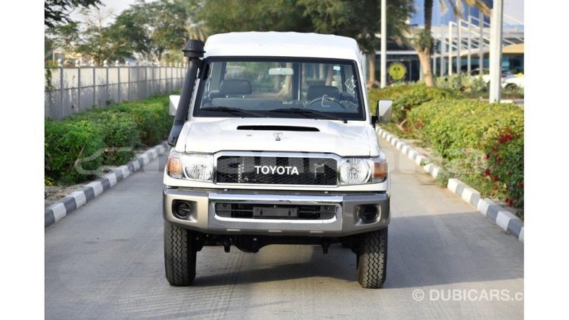 Big with watermark toyota land cruiser abhasia import dubai 2205